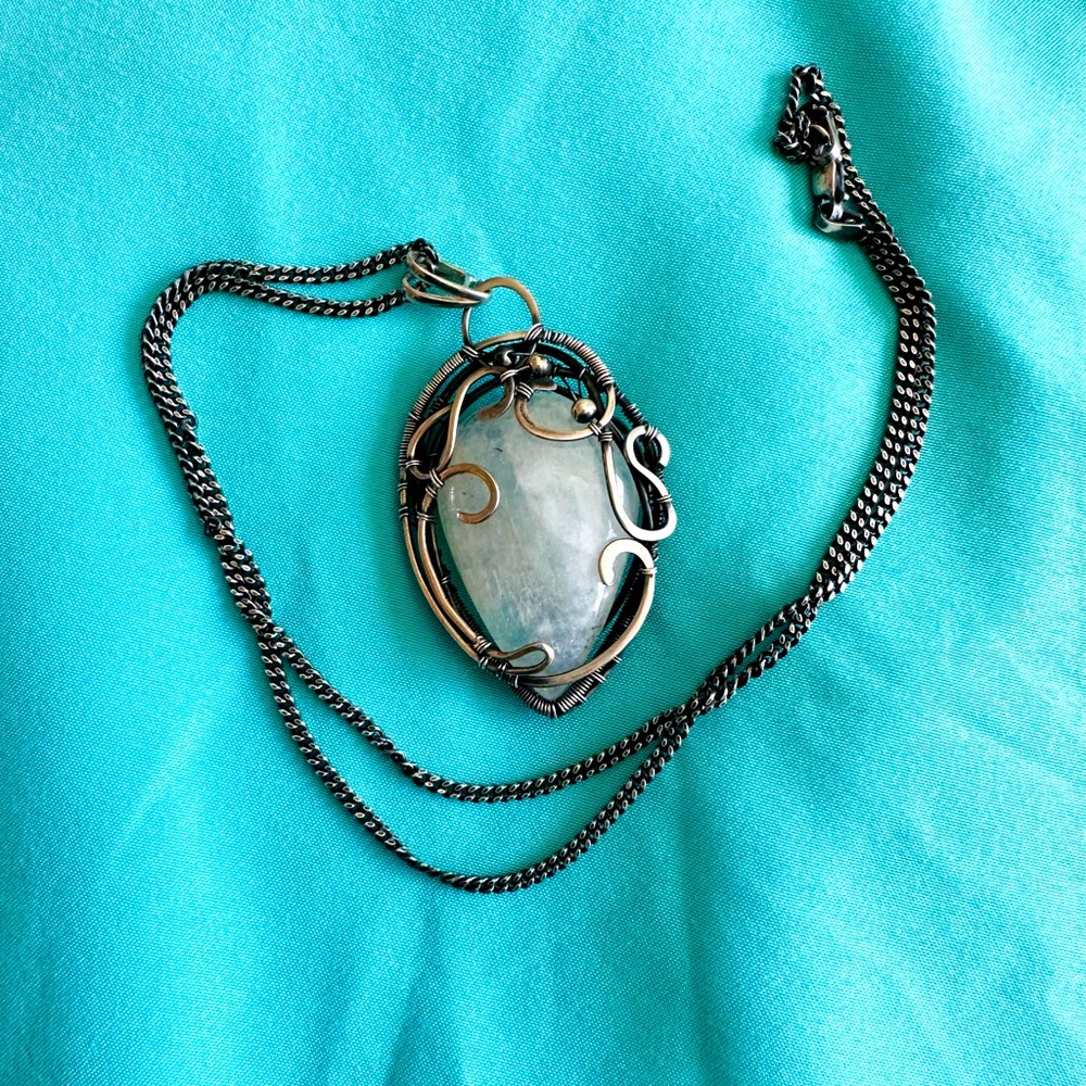 ❤️SOLD❤️ Wire wrapped moonstone pendant